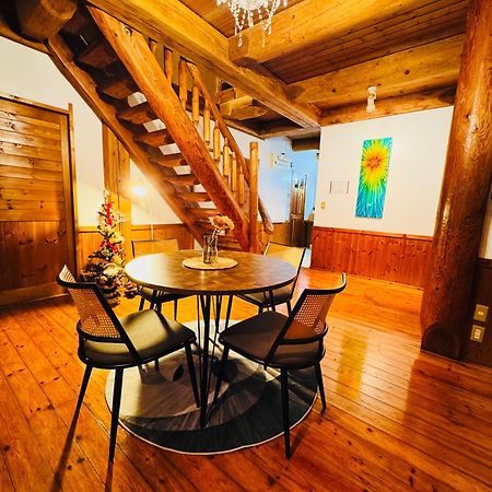Yufuin Log House No Yado Tom Sawyer Hotel Buitenkant foto